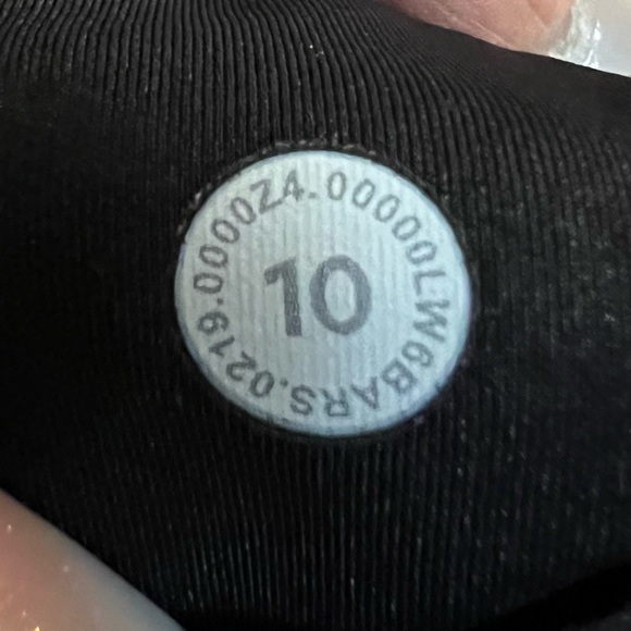 Lululemon Women’s Black Crop Leggings Pants Bottoms Sz 10. Style Number: W6BARS - Picture 3 of 6